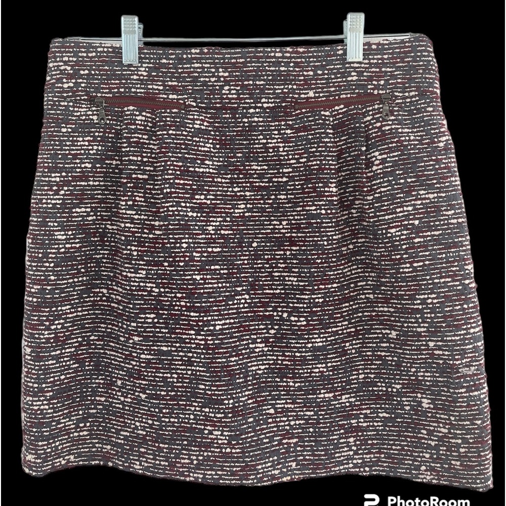 Loft women’s tweed skirt EUC.  Size 8.  Super cute!  Smoke free home.